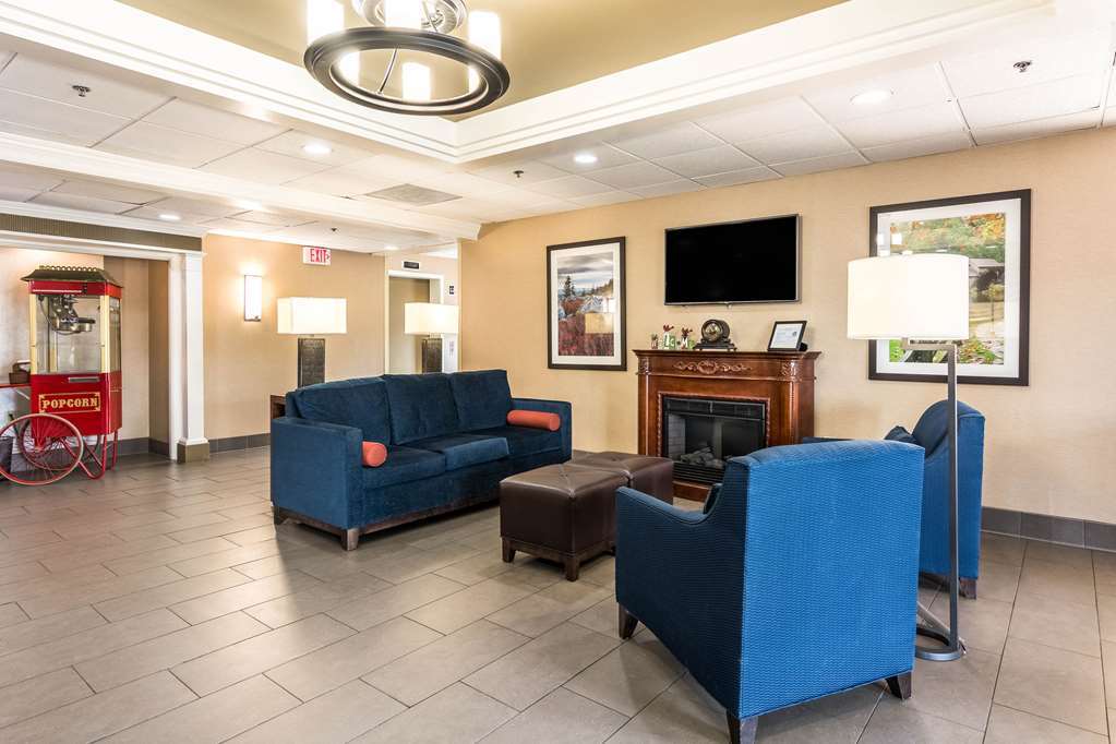 Comfort Inn & Suites Staunton Interior photo
